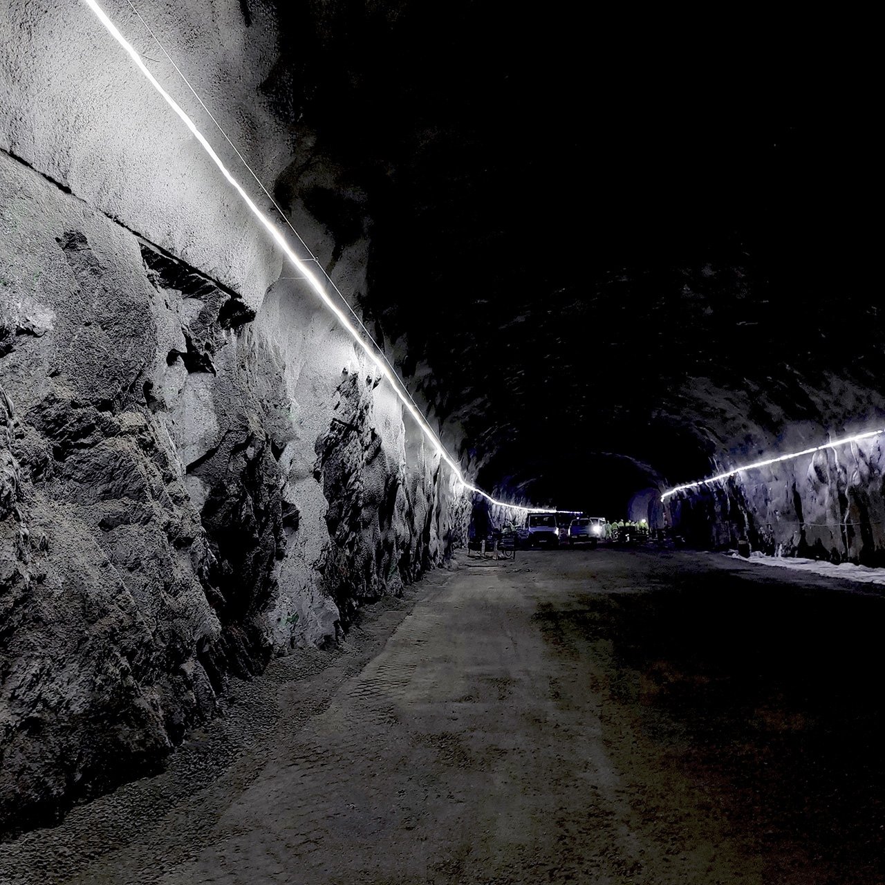 Large-Scale Continuous Lighting