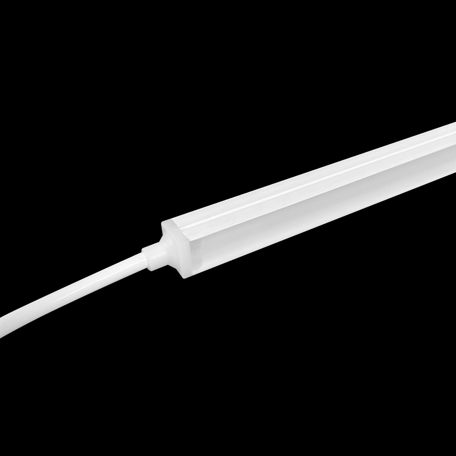 Seamless molding end cap detail